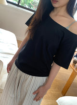 ユリミワンオフショルダールーズフィットTシャツ
