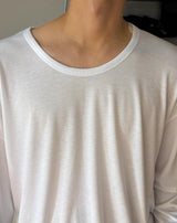 シンプルUネックTシャツ