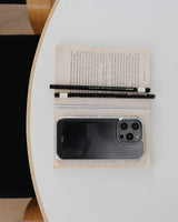 オーバーキャスト ブラック シルバー アイフォン ギャラクシー ケース(MagSafe)