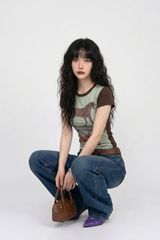 DOTTED HORSE GRAPHIC SLIM TEE