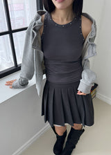 STUD SLEEVELESS