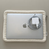 Clam タブレット＆ラップトップケース _ ソフトクリーム (15 inch)
