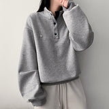 P.V. badge color button sweatshirt