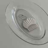 Shell-shaped comb keyring