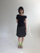 ミオアシンメティカルボートネックTシャツ (2color)