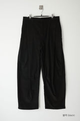 volume curved corduroy pants