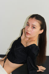 RIBBON SQUARE NECK CROP BLOUSE / BLACK