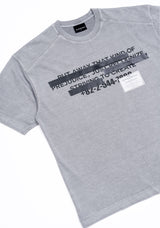 BBD 隠しスローガン ピグメント Tシャツ (グレー)