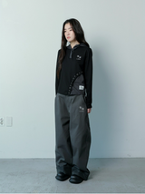 コントゥアアイレットポイントスリムフィットフードTシャツ