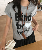 ブラインドレタリングプリントラウンドネックベーシックショートスリーブTシャツ 3 カラーズ