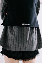 High neck sleeveless top [BLACK]
