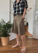 Isle One Tuck Bermuda Half Slacks