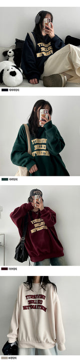 Skang boxy lettering fleece sweatshirt