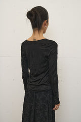 Crinkled V-Sleeve (Black)