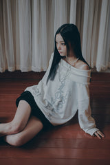 スペルオフショルダースウェットシャツ white