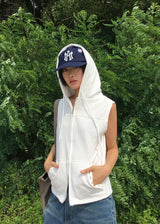 EYELET LINE HOOD VEST