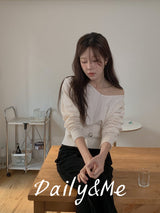 V-neck shoulder knitwear