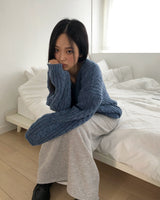 Dame Cable Knit V-Neck Loose-Fit Long Sleeve Long Knit