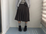 Powder pleats and pouch skirts