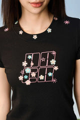 フローラルエンブロイダードスリムTシャツ