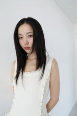 RUFFLE SLEEVELESS (IVORY)