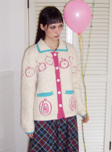 Soft and loose embroidered apple pattern sweater