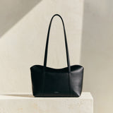 サラ BLACK