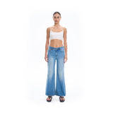 ストレートブーツカットジーンズ