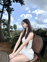 1519. White frill 2pc