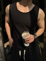 Rocky cutting sleeveless