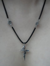 black chic cross necklace | 블랙 체인 장미 십자가 목걸이