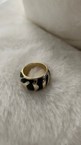 Black pattern gold ring