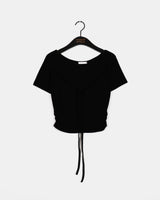 Chano リボンストラップラウンドシャーリングクロップド半袖Tシャツ