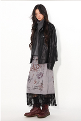 A versatile stand-collar, regular-shoulder leather jacket