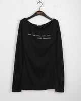 クメンレタリングリップネックスリムロングスリーブTシャツ