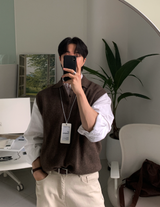  Marel Caraneck Button Knitted Vest