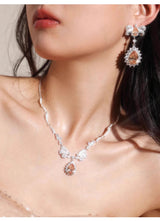 Waltz necklace
