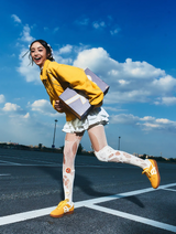ジョイントネームレトロジャーマントレーニングシューズ - YELLOW