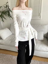 1451. Rabbit off-sholder strap T