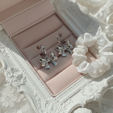 アドラーブルリボンハギーズピアス