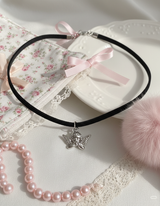 [IDLE Shuhua Necklace] プチエンジェルチョーカーネックレス - シルバーカラー