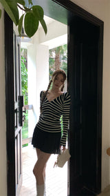 Wide V-neck striped long-sleeved knitwear