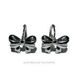 Silver ribbon one touch earring