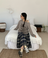 ユトワンオフショルダー Tシャツ