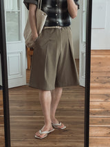 Isle One Tuck Bermuda Half Slacks