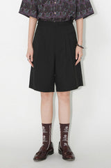 Wool blend short pants with pleated and segmented flat pocket design