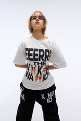 ウィークエンドウォリアーピーポーアートワークTシャツ (ホワイト)