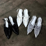 Sneakers point heels