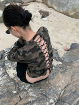 Camo plage back strap long-sleeve zip-up T-shirt