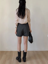 リンダ モックネック プリーツ ブラウス